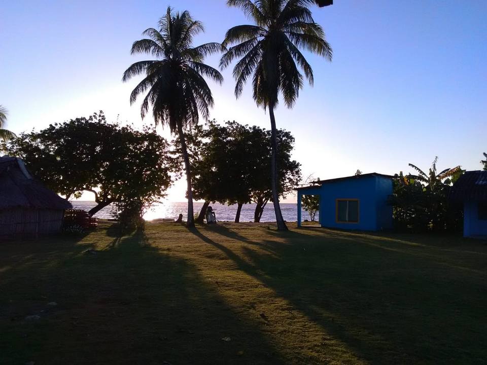 Atardecer en el Porvenir, Capital de Guna Yala — travel photo of El Porvenir