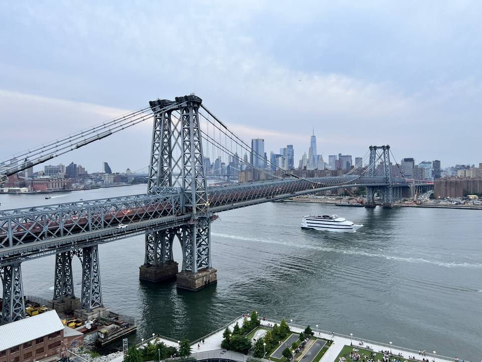 Williamsburg Bridge — travel photo of Williamsburg & Bushwick, New York