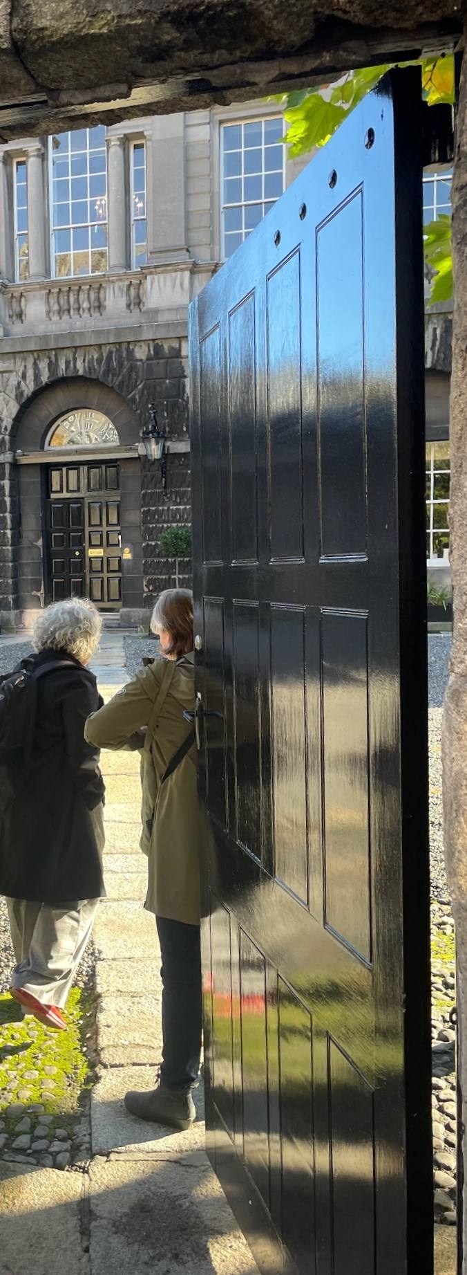 1 Grafton Street, the mystery gate to the Provost's House of Trinity College — travel photo of Trinity College & Grafton Street, Dublin