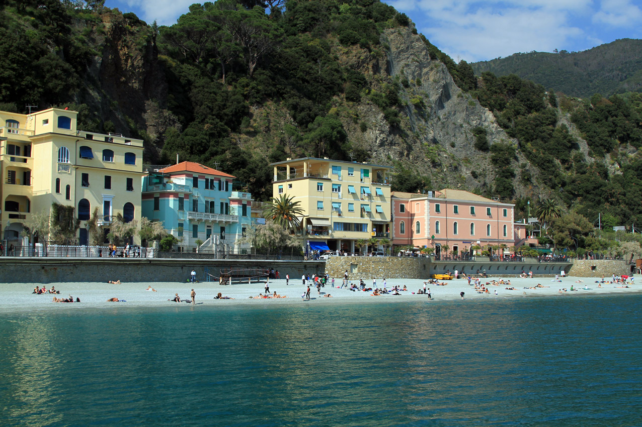 The long beach, Monterosso Al Mare, Cinque Terre, Liguria, Italy — travel photo of Monterosso al Mare, Cinque Terre