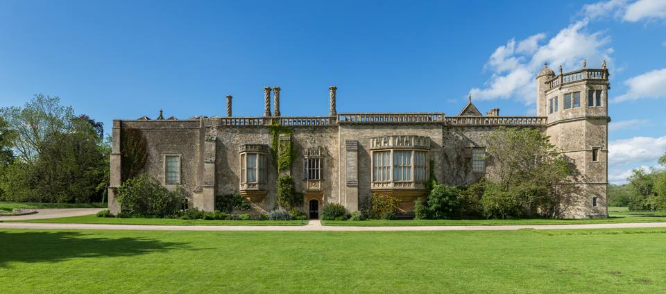 Lacock Abbey — travel photo of Lacock, Bath & the Cotswolds