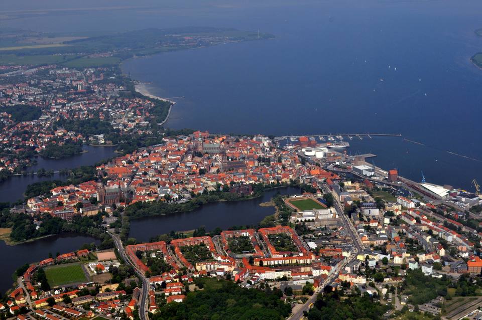 Old town — travel photo of Old Town (Vieille Ville), Geneva
