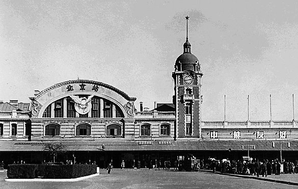 Beijing Railway Station(Qianmen) — travel photo of Qianmen, Beijing