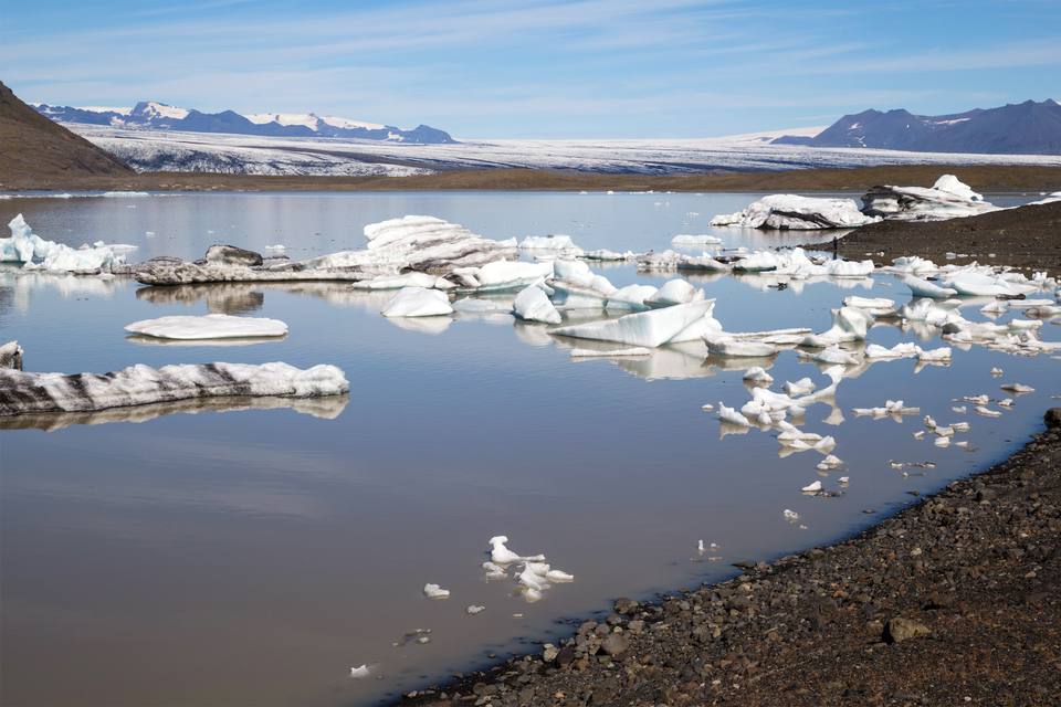 Fjallsárlón — travel photo of Fjallsárlón, Jökulsárlón & Vatnajökull