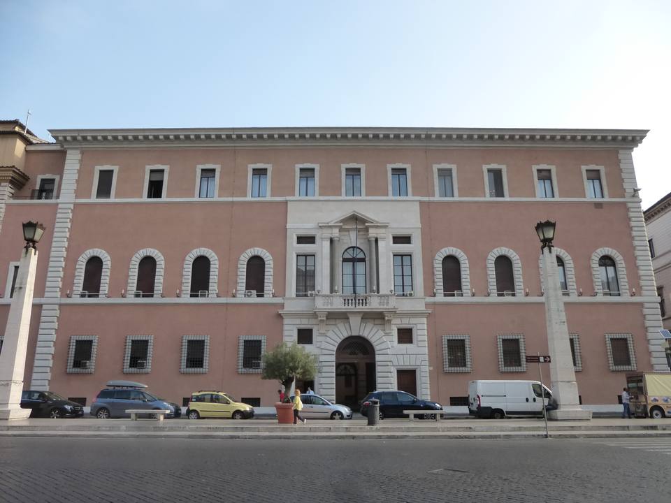 Palazzo dei Convertendi — travel photo of Palazzo dei Convertendi, Via della Conciliazione
