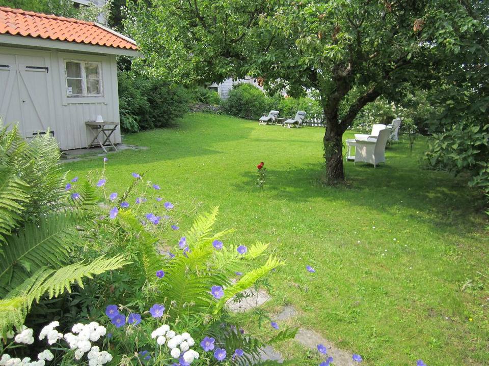 Marstrand Jewish Cemetery lot (3) — travel photo of Marstrand, Gothenburg