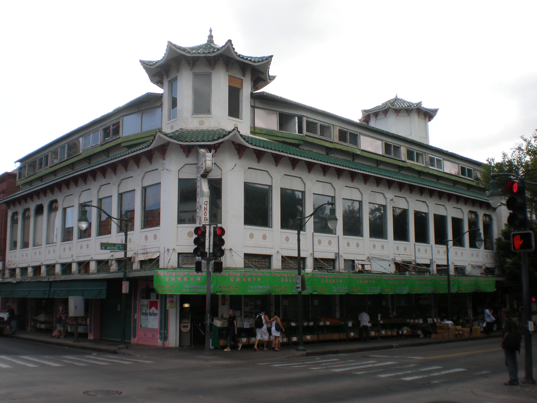 Chinatown, Honolulu — travel photo of Chinatown, Honolulu and Waikiki