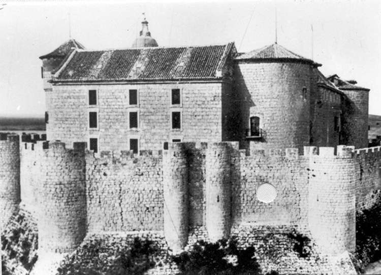 Fundación Joaquín Díaz - Castillo - Simancas (Valladolid) — travel photo of Simancas, Valladolid