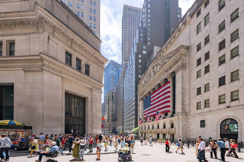 Wall Street — travel photo of Wall Street & the NYSE, Downtown & Financial District