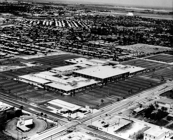 Aerial view of the Sears mall - Fort Lauderdale, Florida — travel photo of Fort Lauderdale, Florida