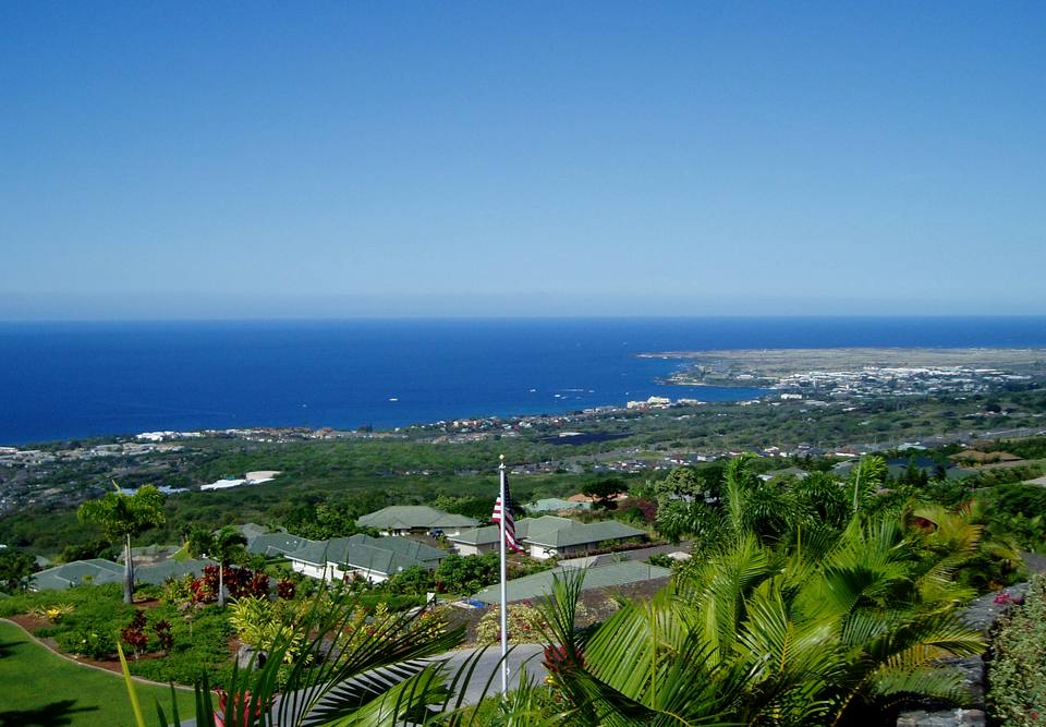 Kailua-Kona, Hawaii — travel photo of Kailua and windward Oahu