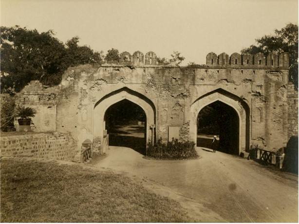 Kashmere Gate, Delhi, India c1865 — travel photo of Kashmere Gate, Old Delhi