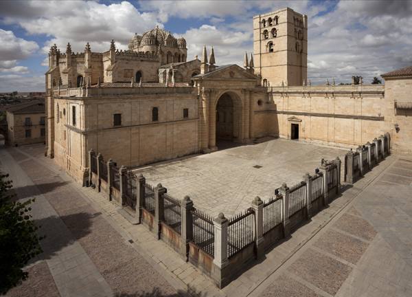 Zamora Catedral PM Z — travel photo of Zamora, Castile and León
