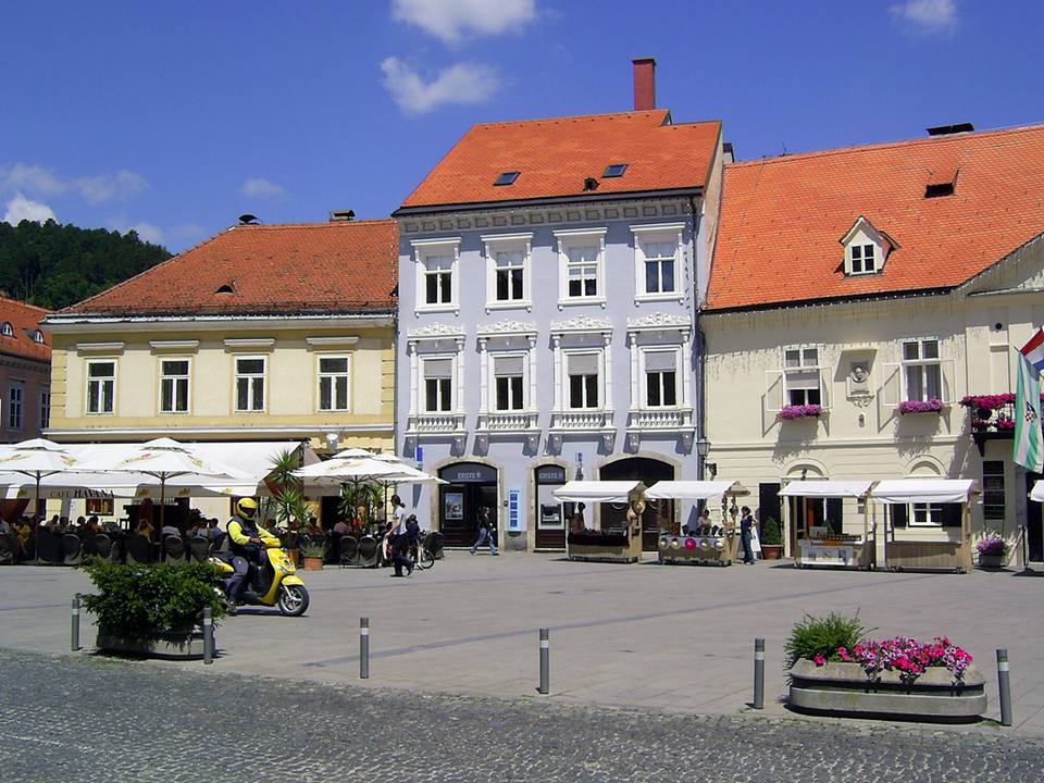 Samobor tourists at square — travel photo of Samobor, Zagreb