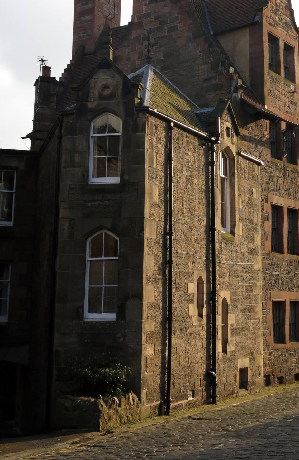 Edinburgh - Edinburgh, Dean Village, 7 Dean Path, Dean School, Lodge — travel photo of Dean Village, Edinburgh