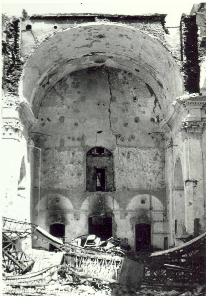Church del Salvador (Elche) after it was burned by Republicans — travel photo of Elche, Valencian Community