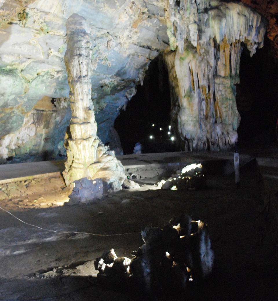 Grutas de Cacahuamilpa National Park — travel photo of Grutas de Cacahuamilpa, Taxco