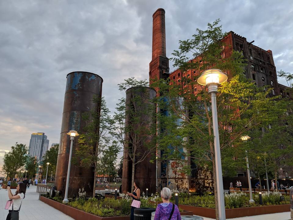 Domino Park — travel photo of Domino Park, Williamsburg & Bushwick