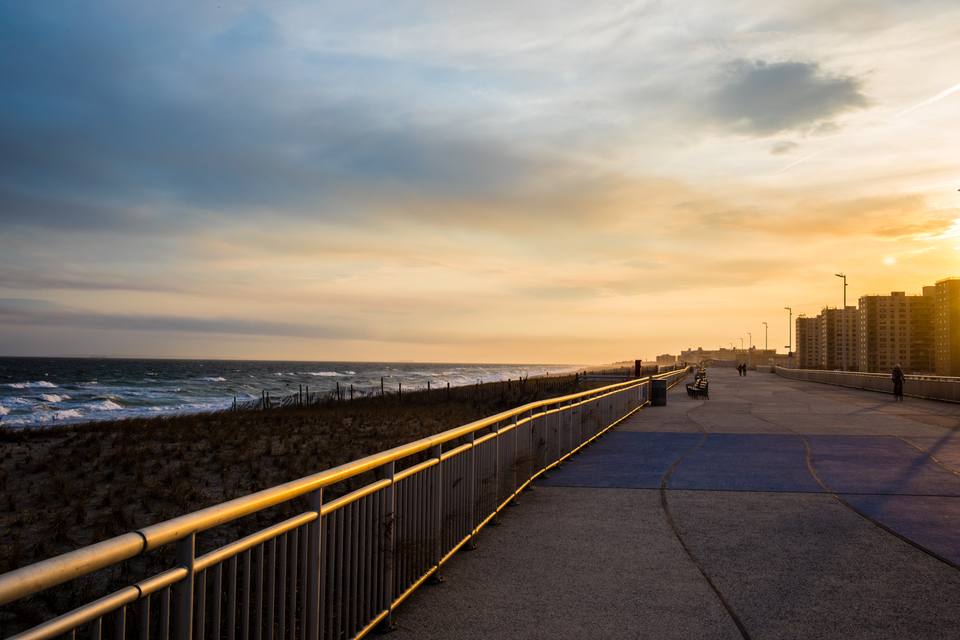 Rockaway Beach and Boardwalk — travel photo of Rockaway Beach, Queens: Astoria & Flushing
