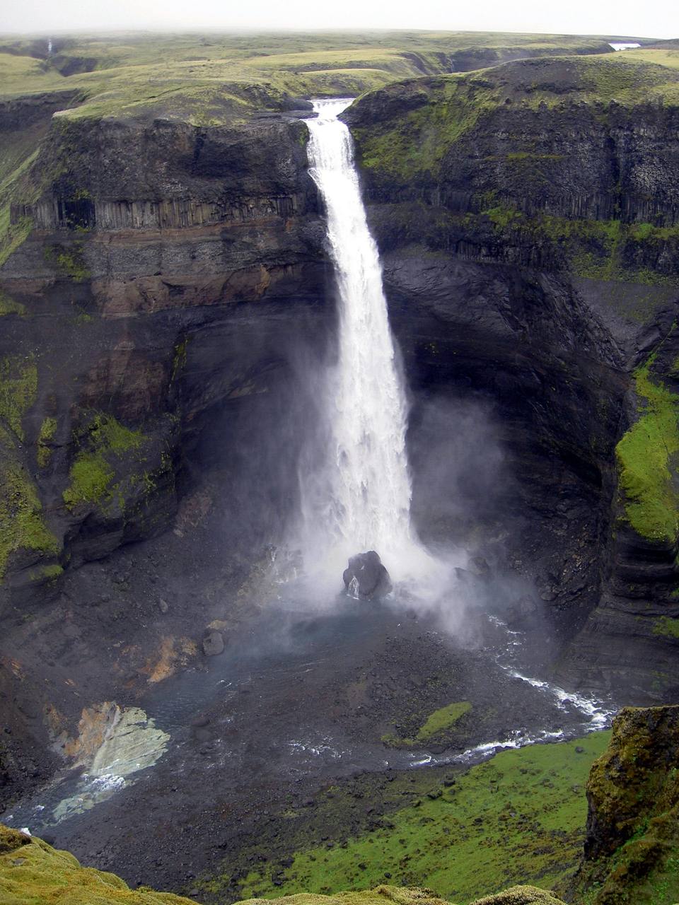 Háifoss — travel photo of Háifoss & Hjálparfoss
