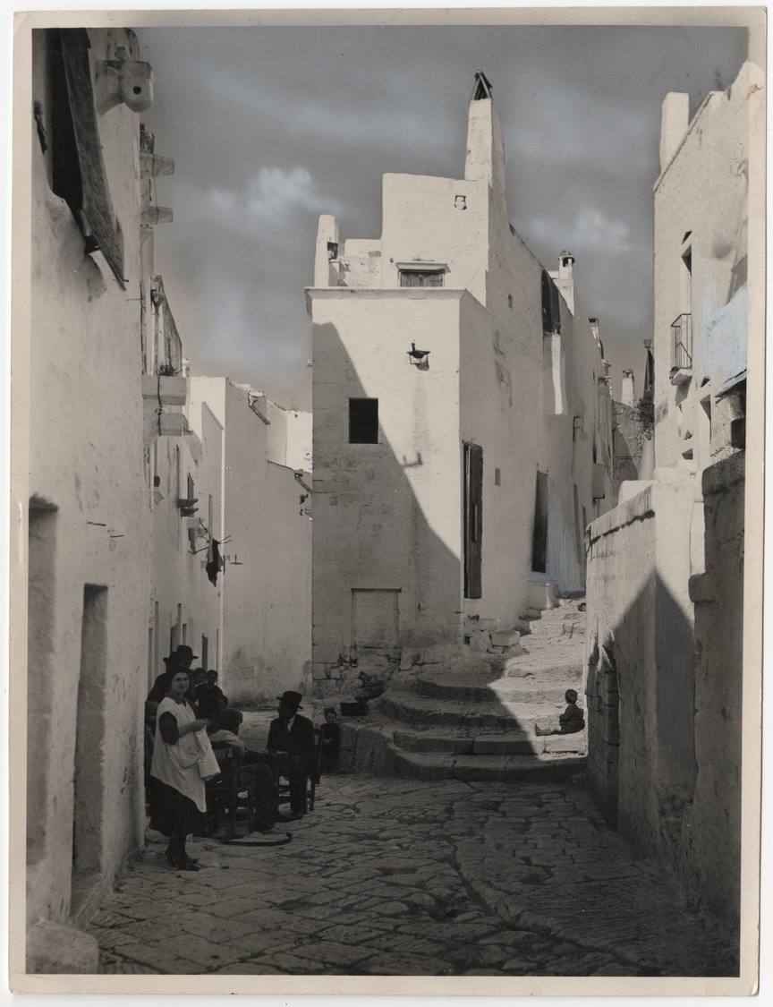 Photo View of the historic center of Ostuni - Touring Club Italiano s06095 — travel photo of Ostuni