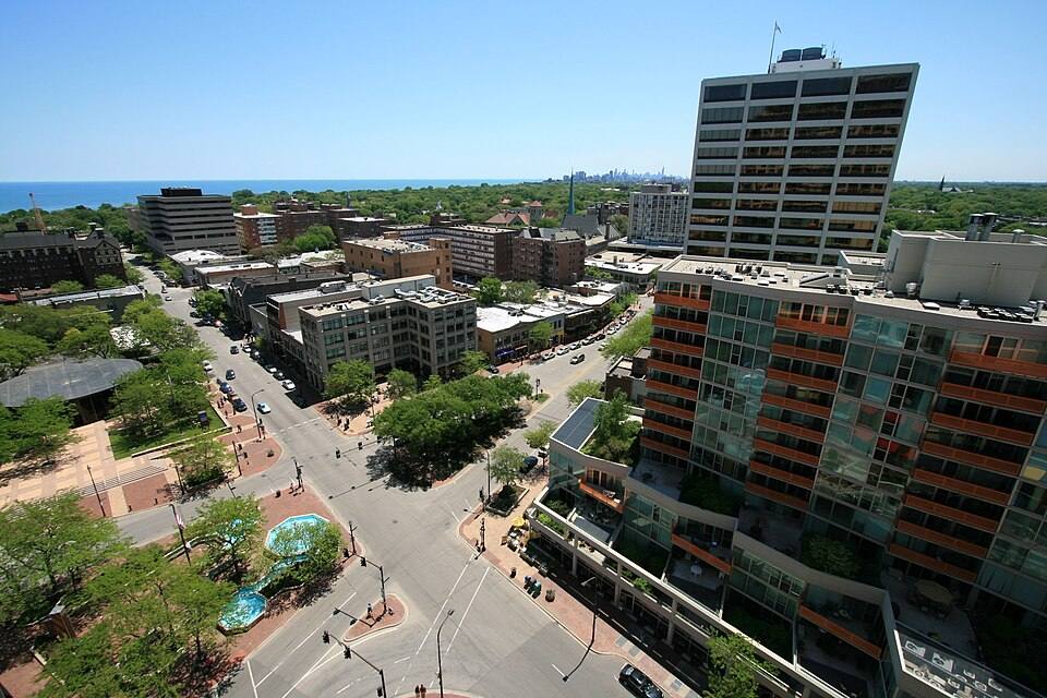 Fountain Square Evanston — travel photo of Evanston, Chicago