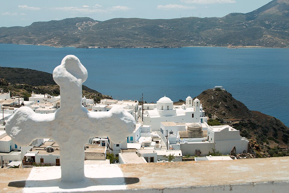 View from Kastro to south, Plaka on Milos — travel photo of Plaka, Milos