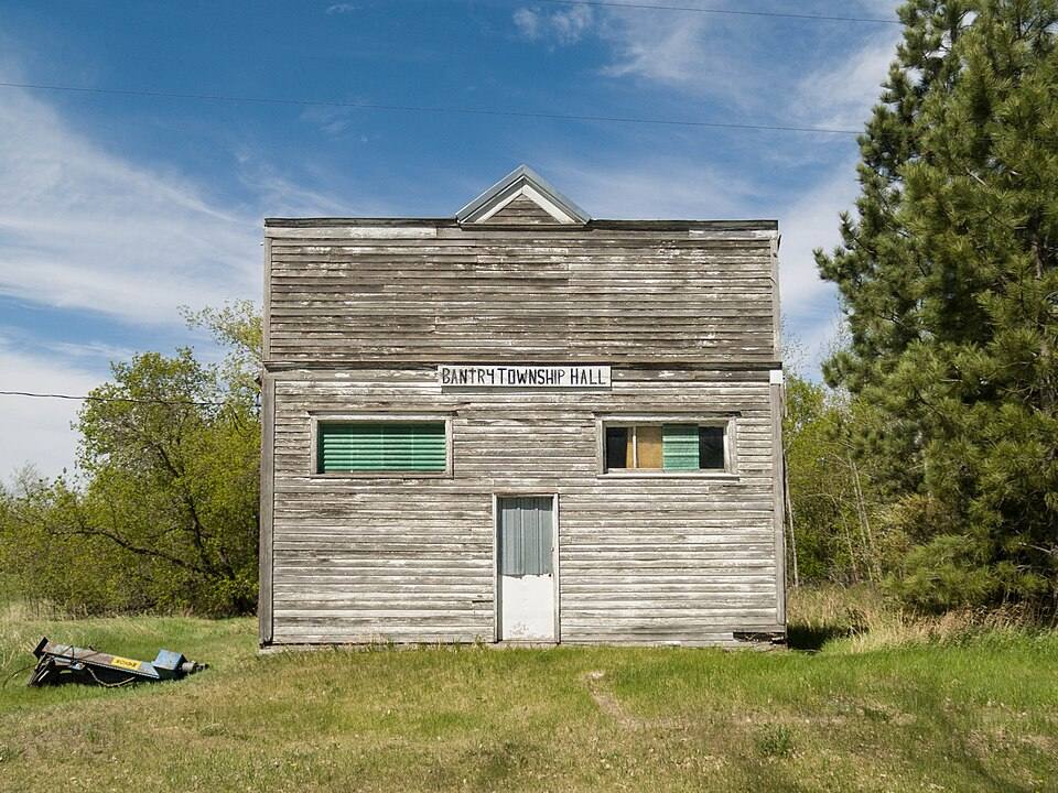 Bantry Township Hall in Bantry, North Dakota 5 — travel photo of Bantry