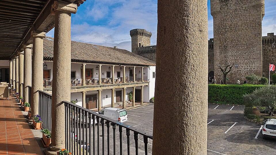 Palacio de los Condes de Oropesa, Oropesa (Toledo) — travel photo of Oropesa, Toledo