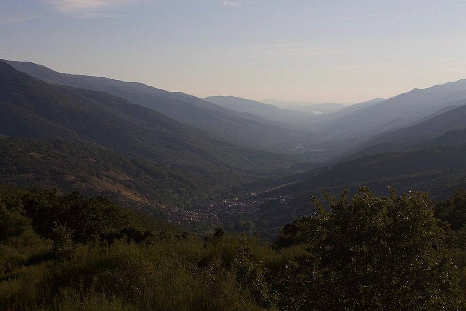 Valle del Jerte atardecer — travel photo of Valle del Jerte, Cáceres