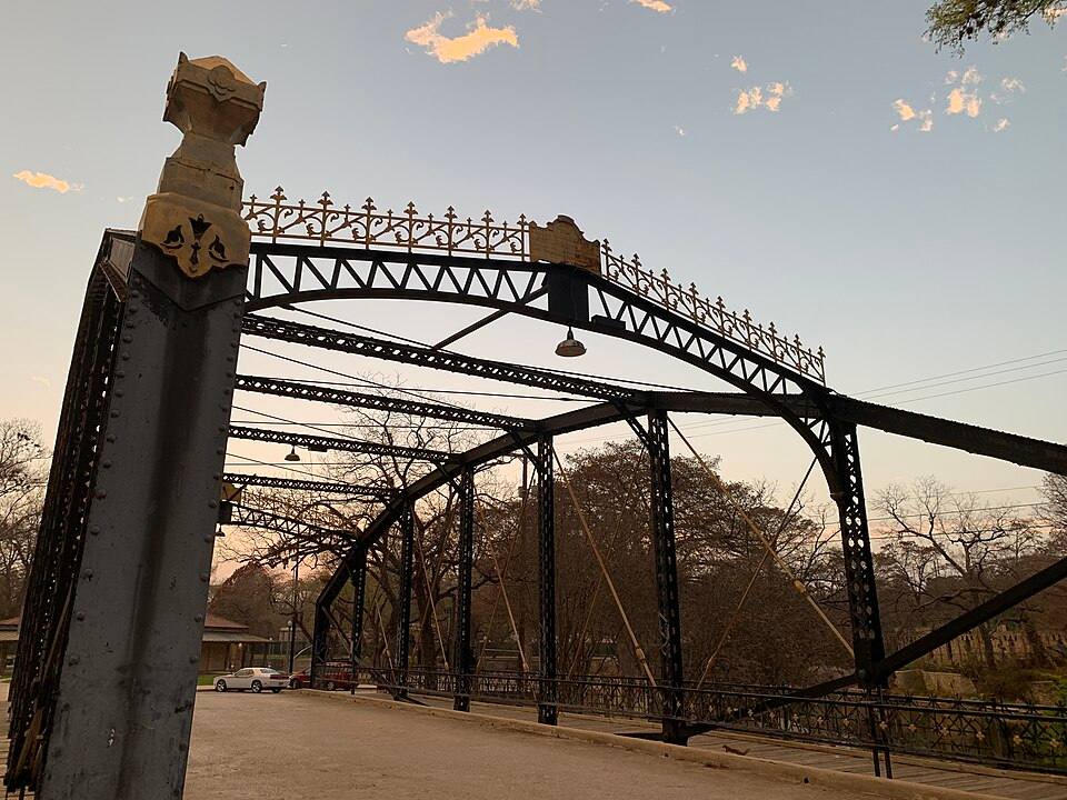 Brackenridge Park Bridge, San Antonio — travel photo of Brackenridge Park, San Antonio
