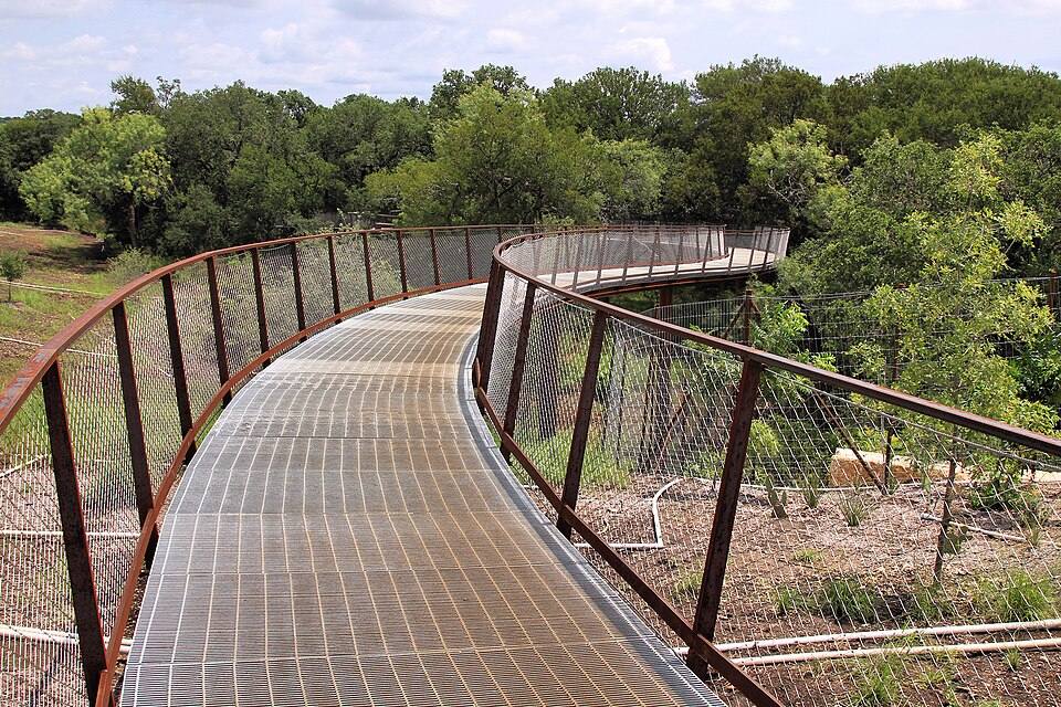 Tobin Land Bridge San Antonio Texas Skywalk — travel photo of Skywalk