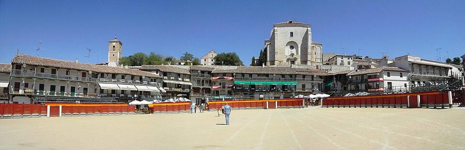 Panorama de la plaza mayor de chinchón — travel photo of Plaza Mayor, Chinchón