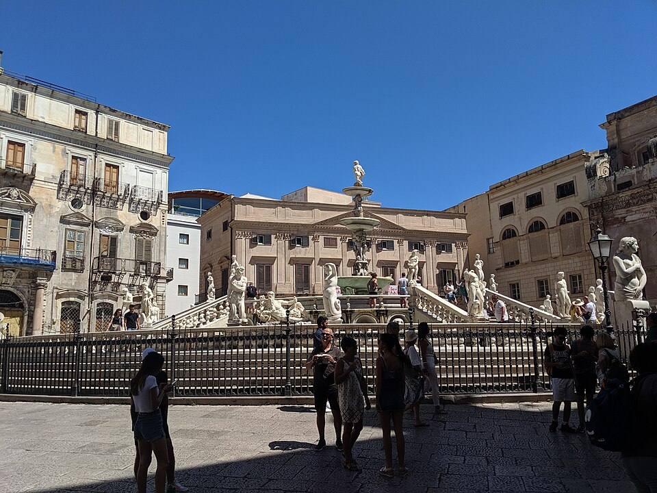 Fontana Pretoria in Piazza Pretoria, Palermo, Sicily 5 — travel photo of Palermo, Sicily