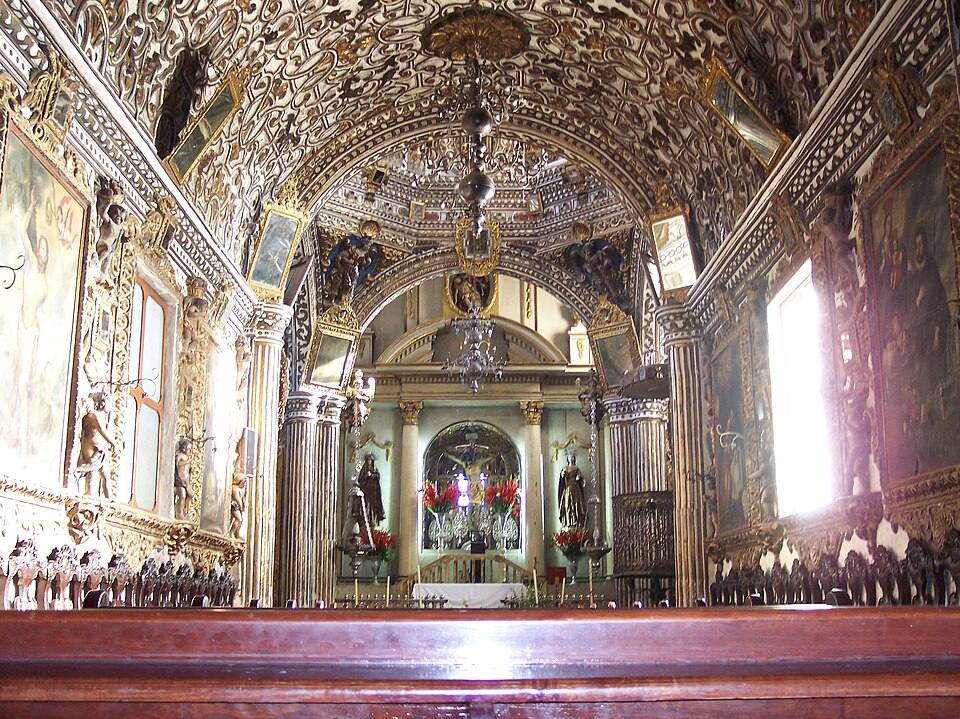 InteriorDeLaIglesiaPrincipal-Tlacolula de Matamoros-Oaxaca-Mexico — travel photo of Tlacolula de Matamoros