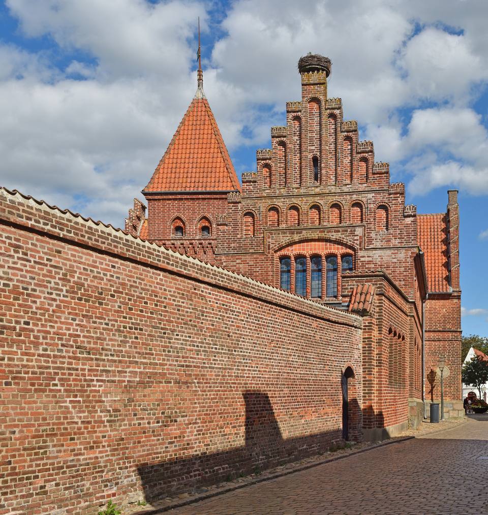 Ribe OldTownHall 2348c — travel photo of Ribe old town, Ribe