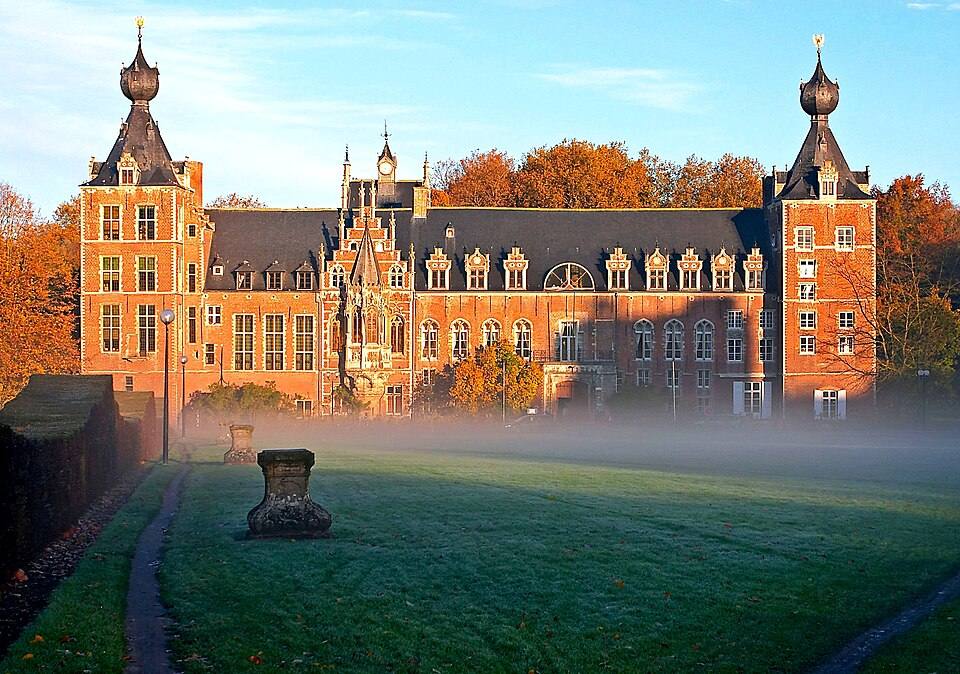 Castle Arenberg, Katholieke Universiteit Leuven adj — travel photo of Leuven, Belgium