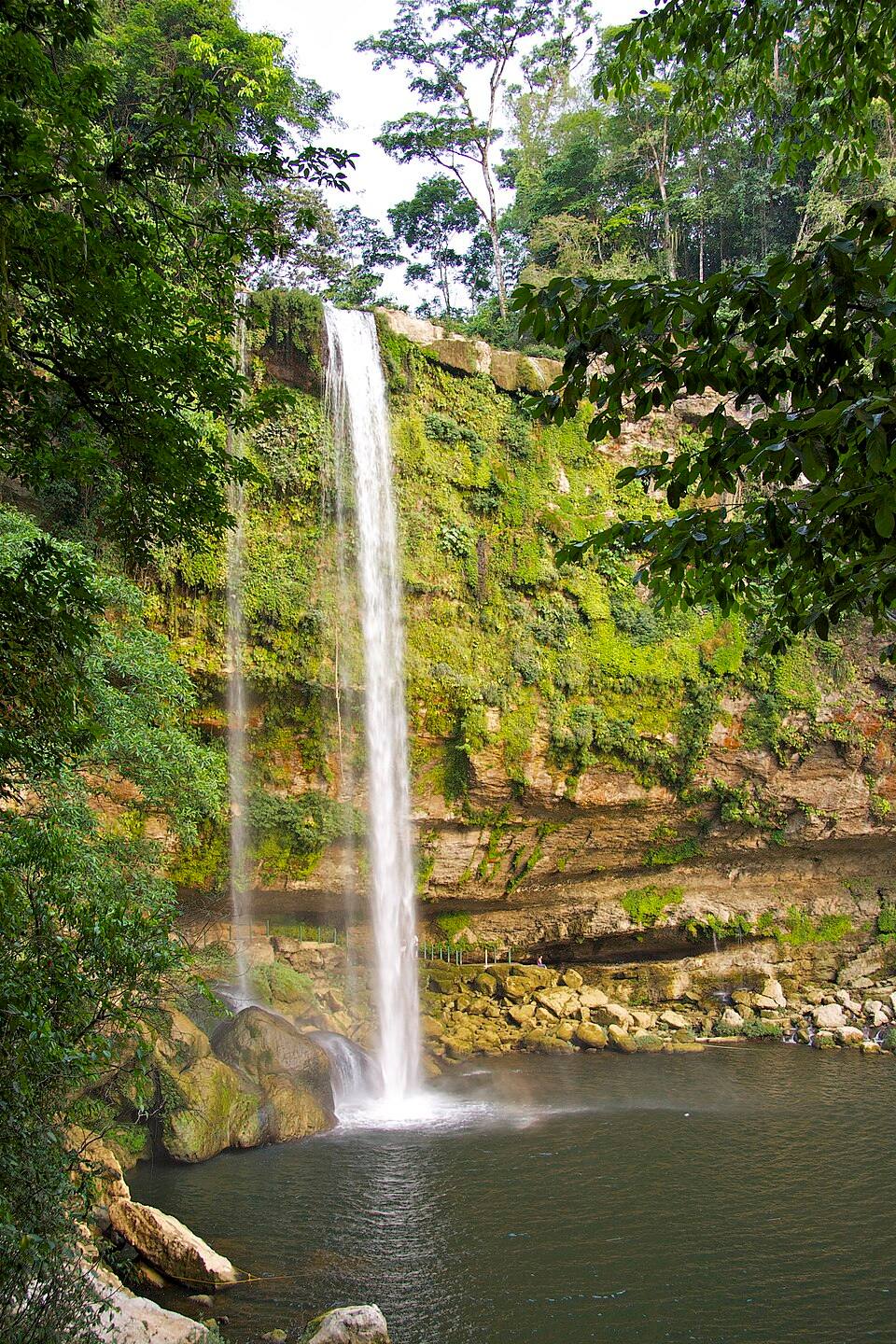 Cascada Misol-Ha, Chiapas, México - Waterfall Misol-Ha, Chiapas, Mexico — travel photo of Misol-Ha, Palenque