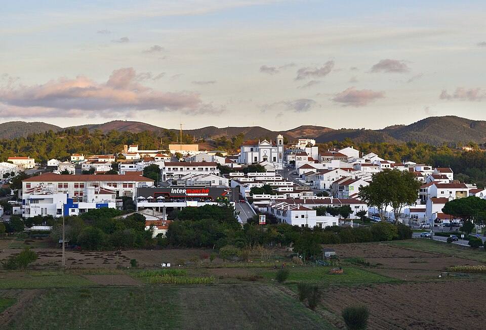 Vista geral de Aljezur - . . — travel photo of Aljezur