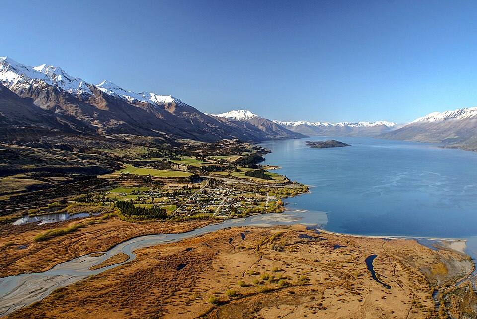 Glenorchy at the Head of Lake Wakatipu — travel photo of Glenorchy, Queenstown
