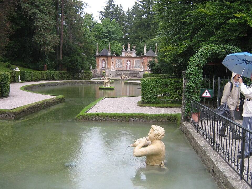 Ornamental pool in Hellbrunn Palace, Salzburg, Austria — travel photo of Hellbrunn, Salzburg