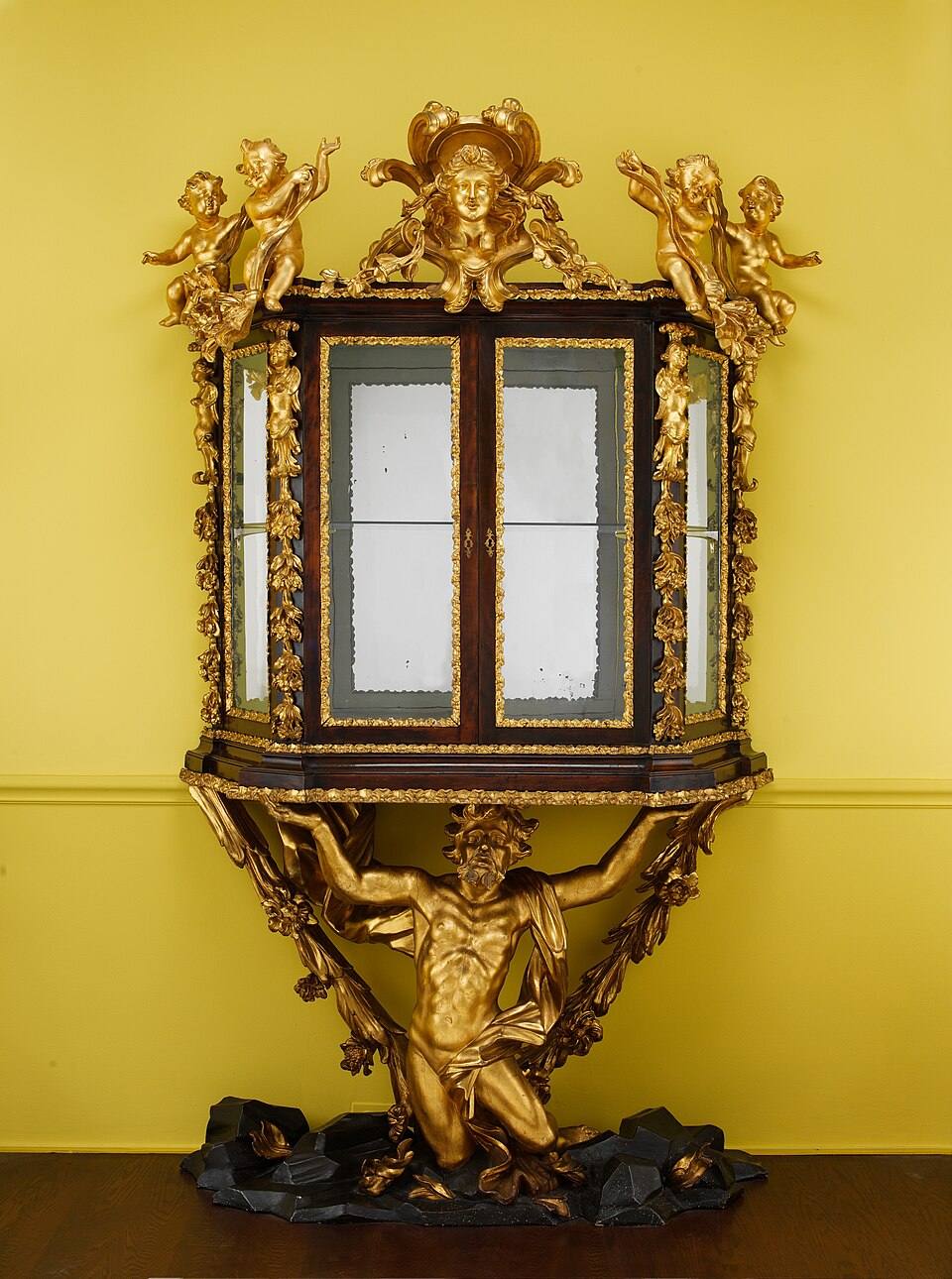 Showcase on stand (Scarabattola) MET DP105741 — travel photo of World Showcase · Europe