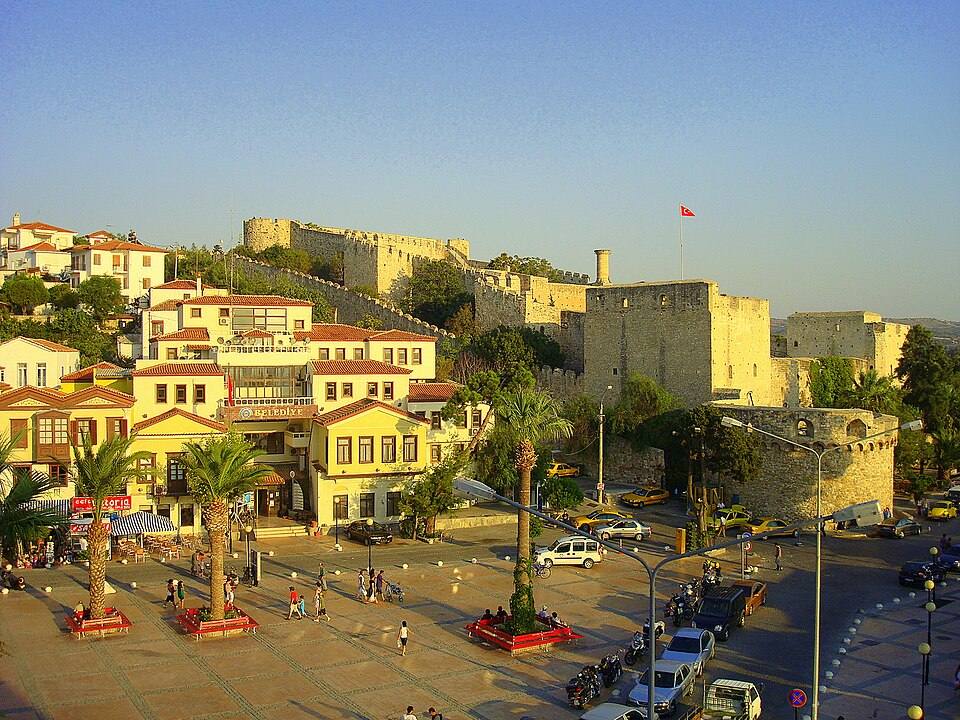 Cesme-square4 — travel photo of Çeşme