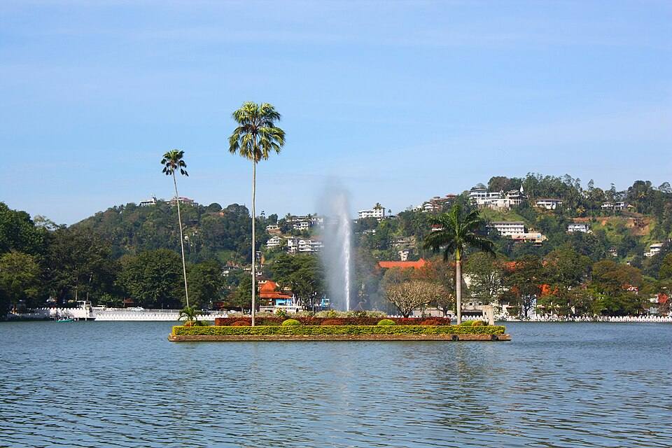 Island of Kandy lake — travel photo of Kandy, Sri Lanka