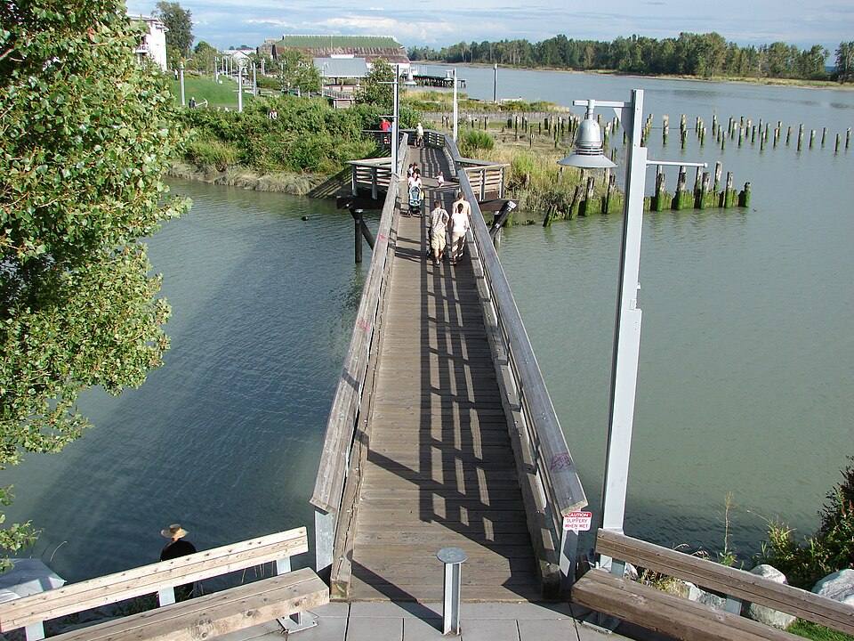 Steveston Waterfront Bridge — travel photo of Steveston, Vancouver