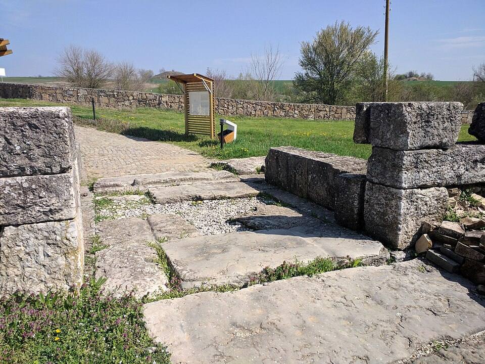 Bukgaria - Veliko Tarnovo Province - Veliko Tarnovo Municipality - Near Village of Polikraishte - Nikopolis ad Istrum - PhotoSphere (8) — travel photo of Nikopolis ad Istrum, Veliko Tarnovo
