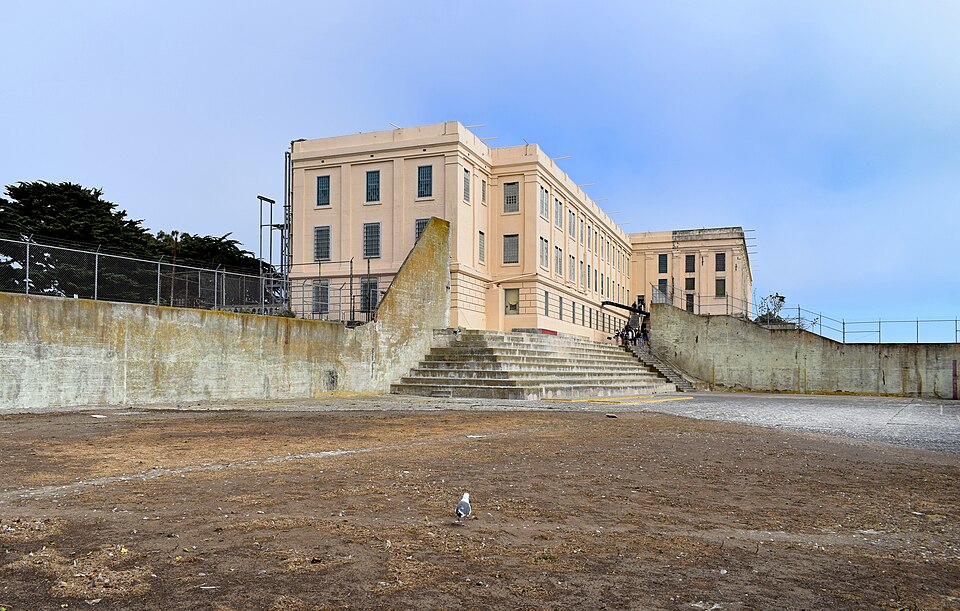 Alcatraz recreation yard, NW view — travel photo of Alcatraz, San Francisco