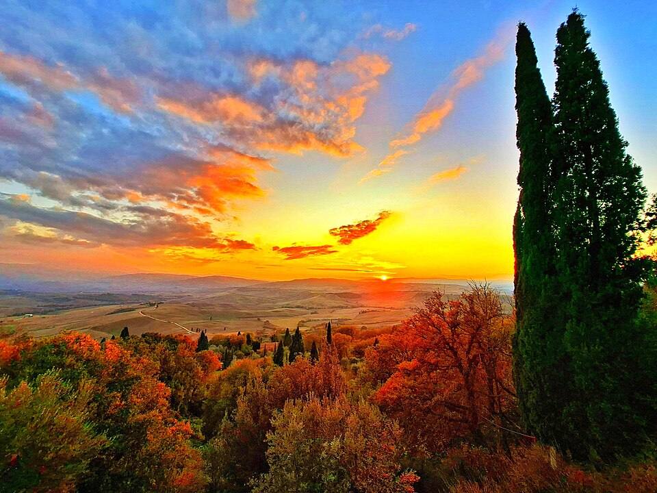 Autumn sunset in Pienza - Siena — travel photo of Pienza