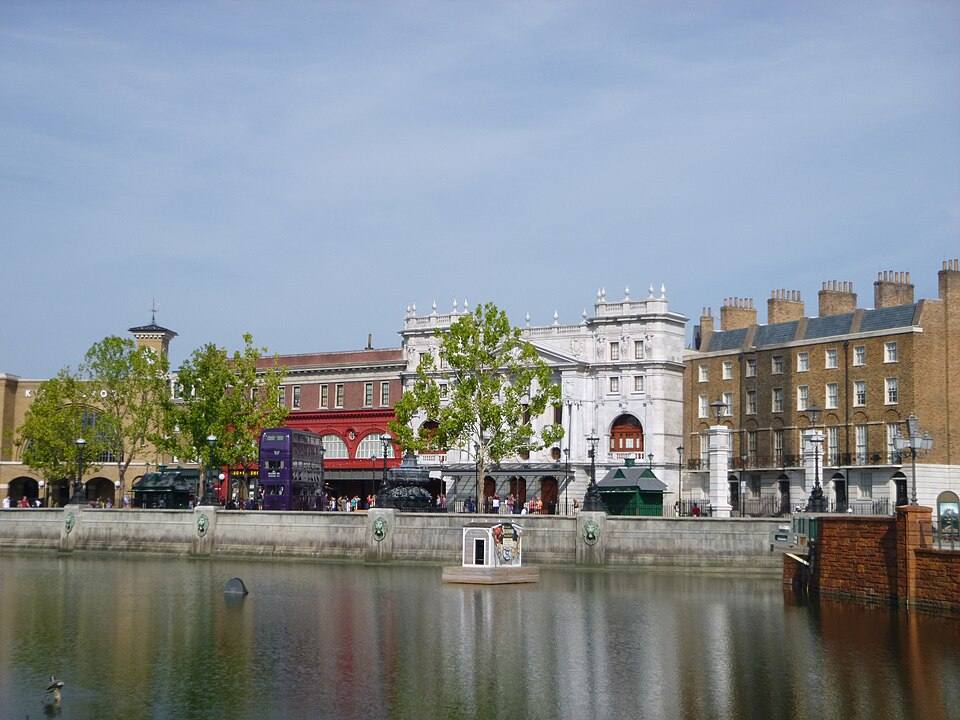 London waterfront. Universal Studios Florida — travel photo of London Waterfront, Universal Studios Florida