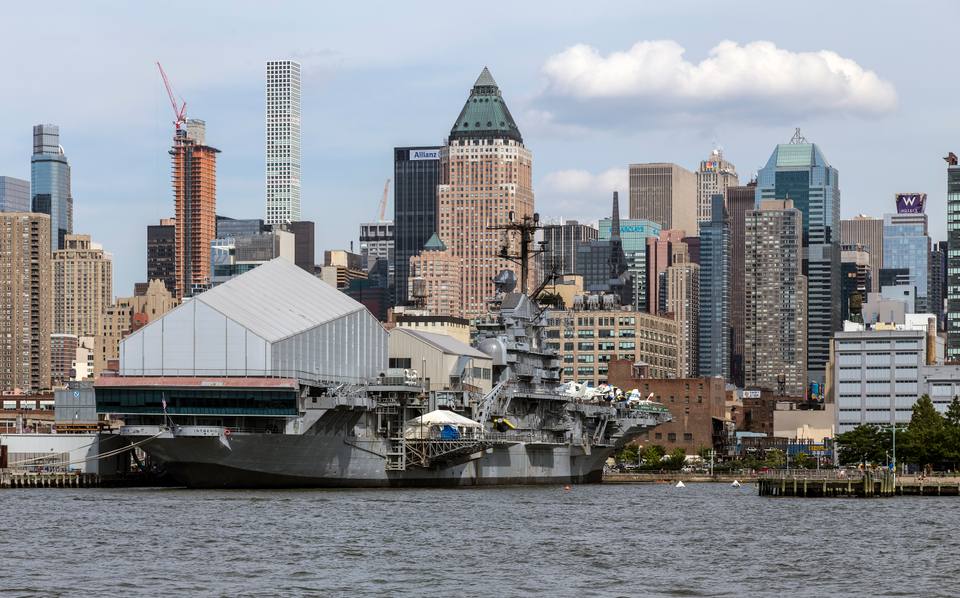Intrepid and west side Manhattan skyline NY1 — travel photo of West Side